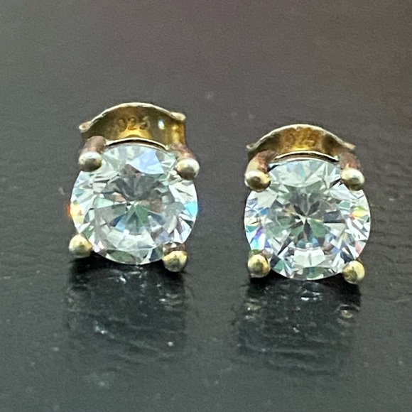 HAUTE JEWELS 925 Sterling Silver Gold Vermeil Solitaire Stud 4mm Earrings 1.8g - Picture 8 of 16